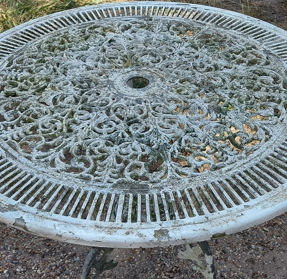 Table before restoration